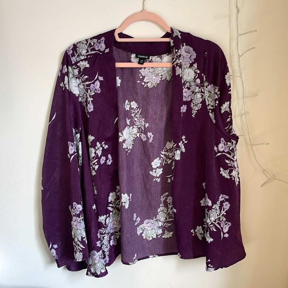 Torrid brand cropped kimono robe 100% polyester